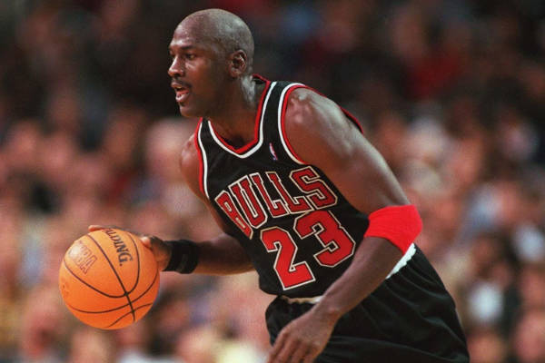 NBA歷史上的得分王：?jiǎn)痰ゎI(lǐng)銜，杜蘭特和哈登緊隨其后